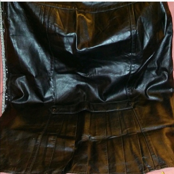 Vintage Leather Skirt - Picture 7 of 8
